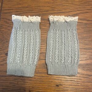 Knit Cable leg Warmers with Lace Trim - Light Gray